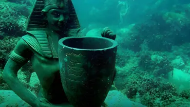 أطلانتس المصرية.. أسرار مدينة هيراكليون الغارقة تحت بحر الإسكندرية ورجعت للنور! 🧜♂️🏛️